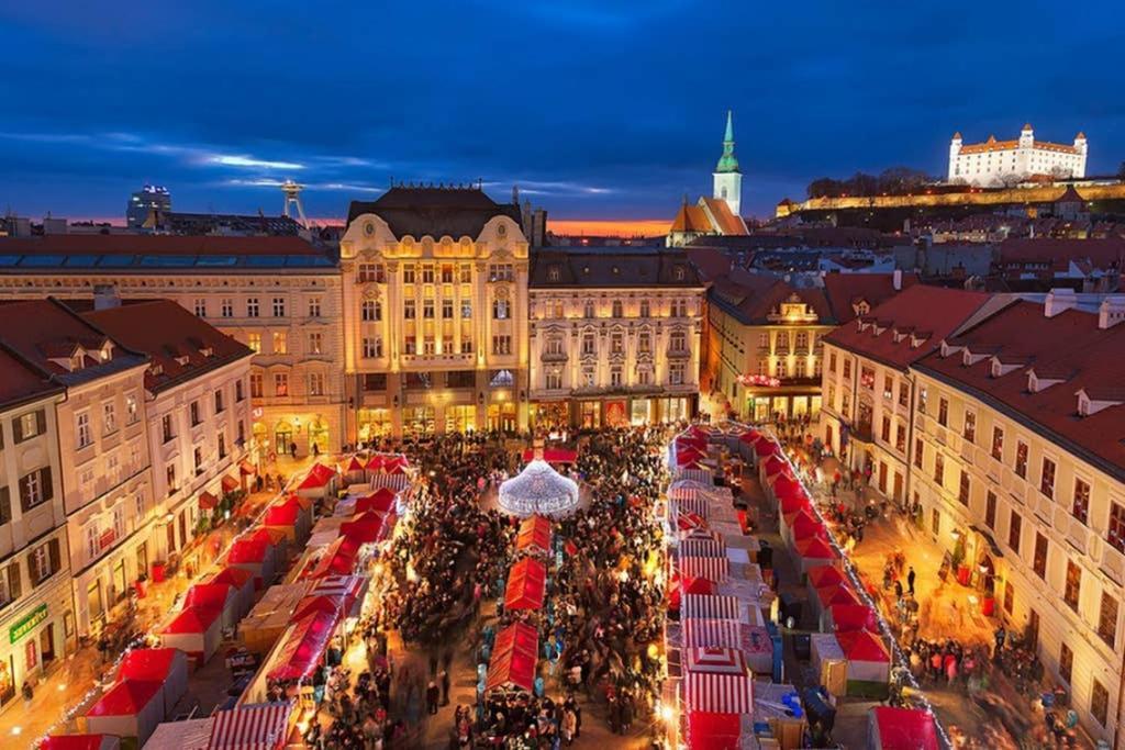Vip Apartment In Old Town With Free Parking Bratislava Exteriér fotografie