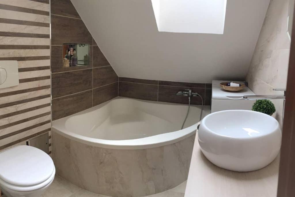 Vip Apartment In Old Town With Free Parking Bratislava Exteriér fotografie