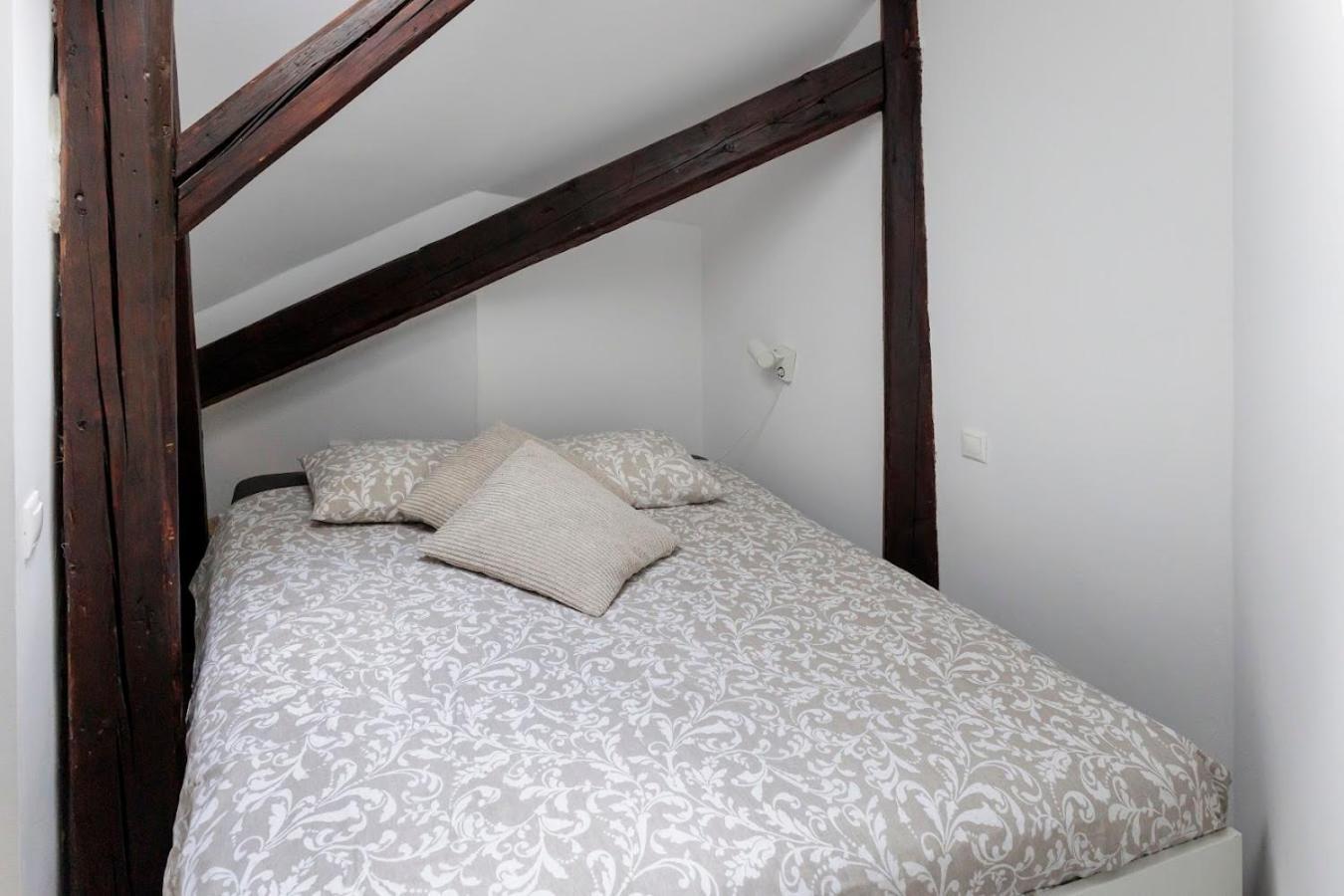 Vip Apartment In Old Town With Free Parking Bratislava Exteriér fotografie