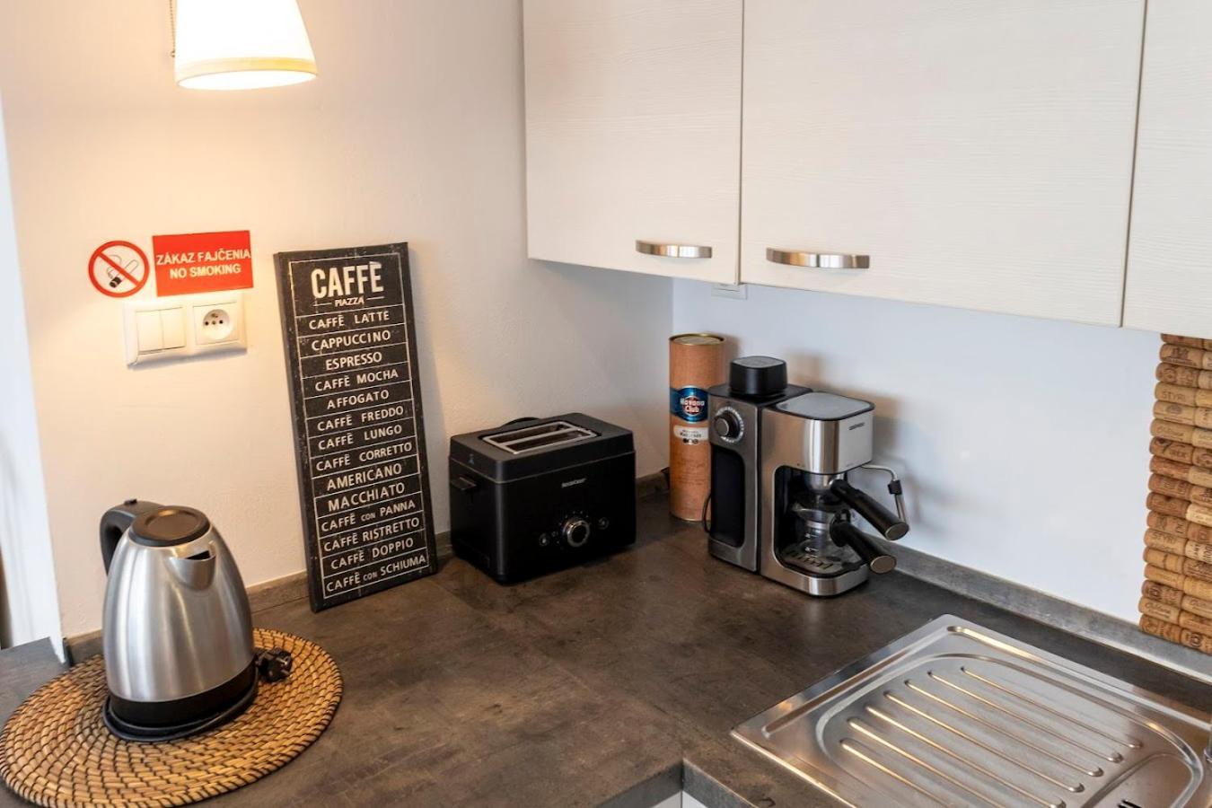 Vip Apartment In Old Town With Free Parking Bratislava Exteriér fotografie