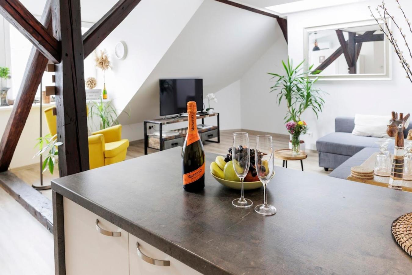 Vip Apartment In Old Town With Free Parking Bratislava Exteriér fotografie