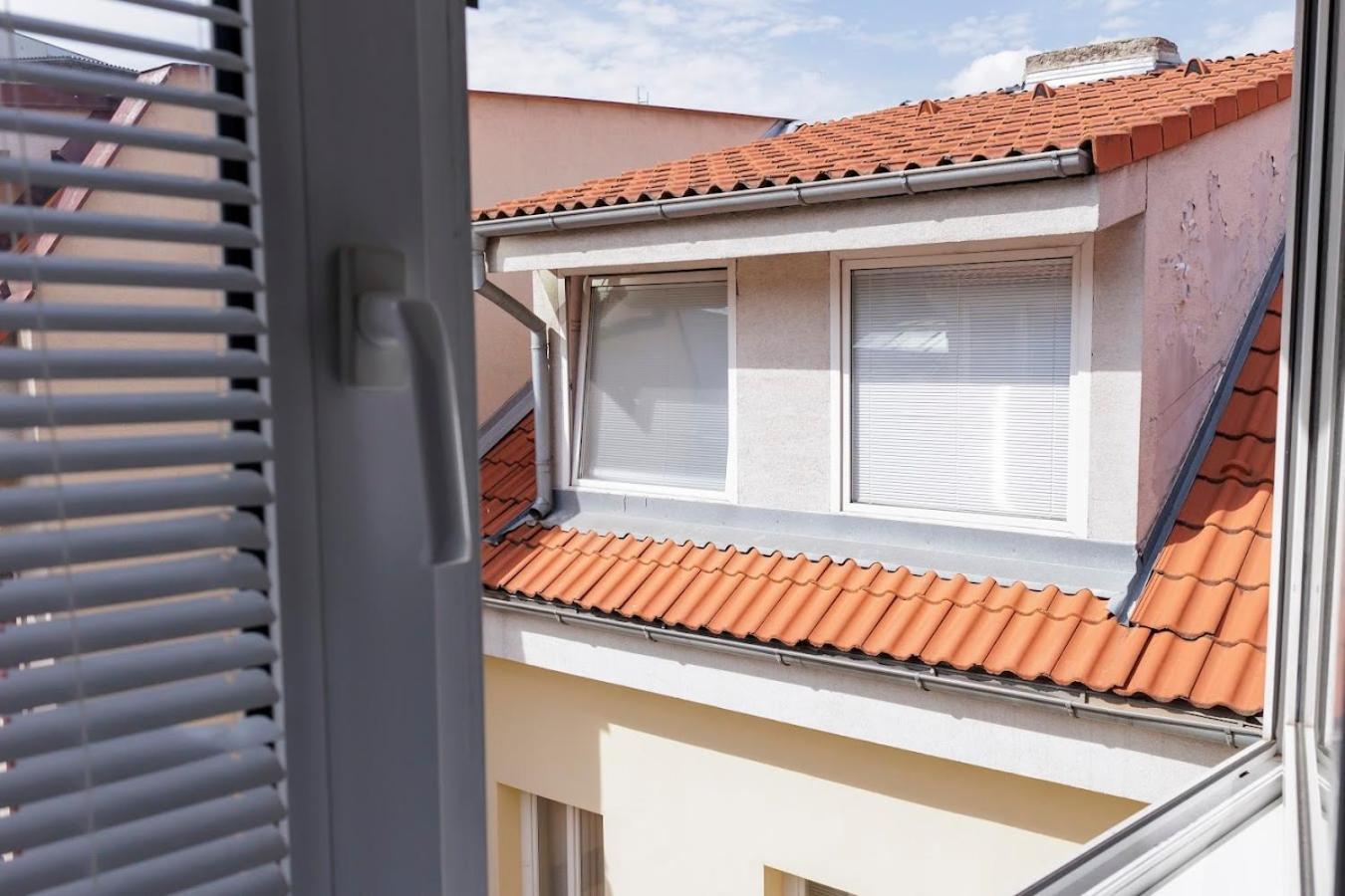 Vip Apartment In Old Town With Free Parking Bratislava Exteriér fotografie